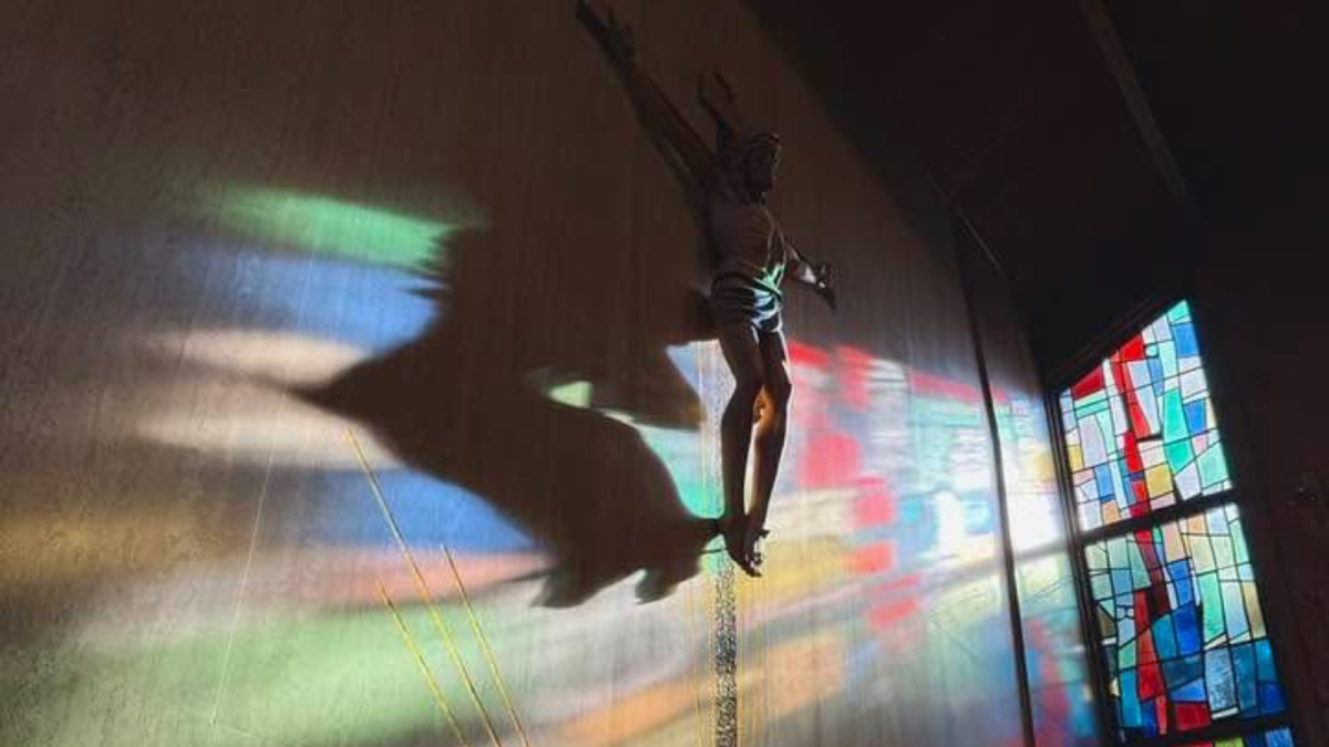 Rotator - NEEDS PICTURE Jesus light ray stain glass